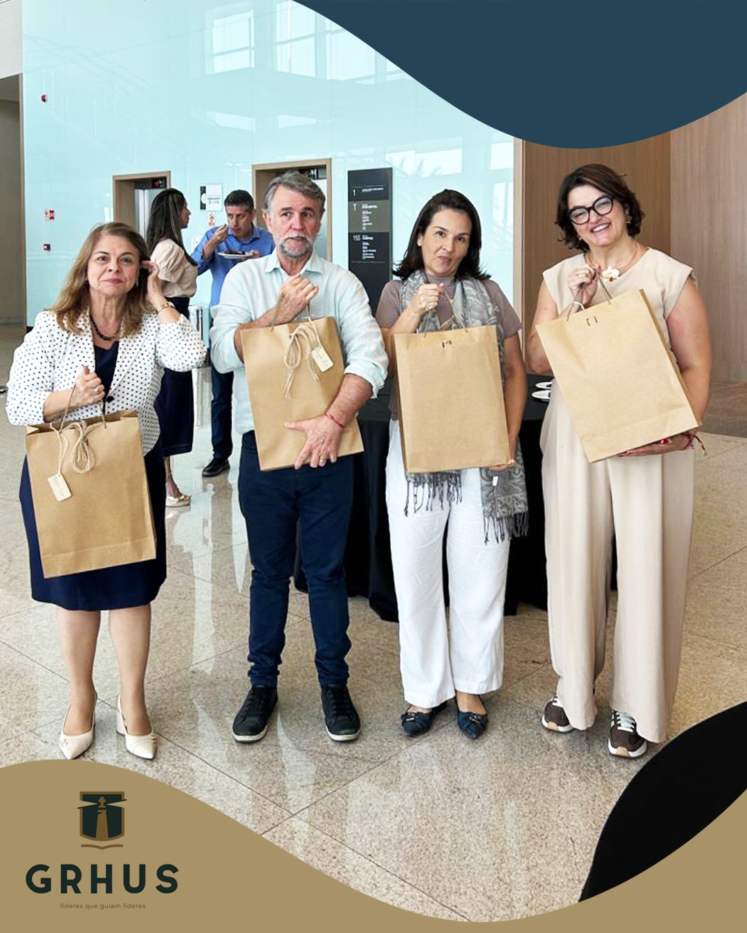 Outubro 2025 - Comunicação e Autoconsciência